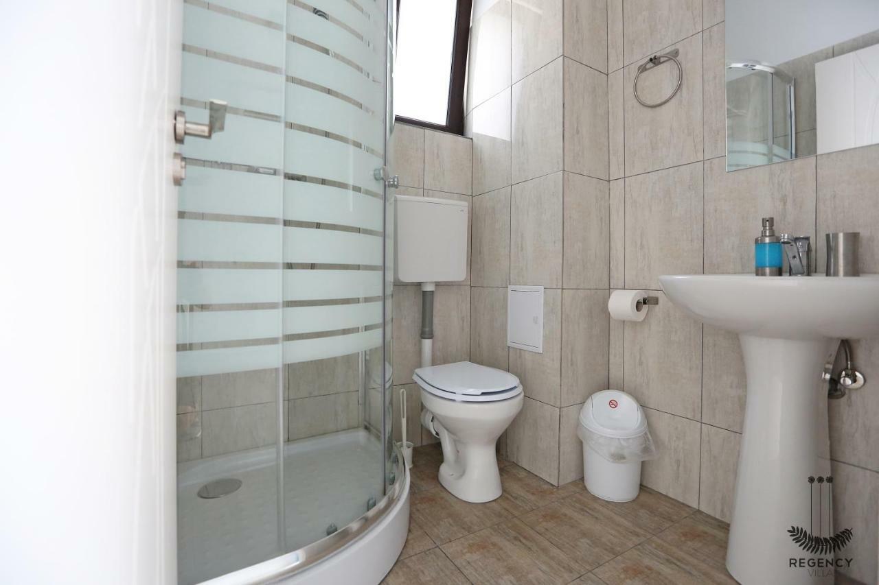 אפורי נורד Regency Villa מראה חיצוני תמונה