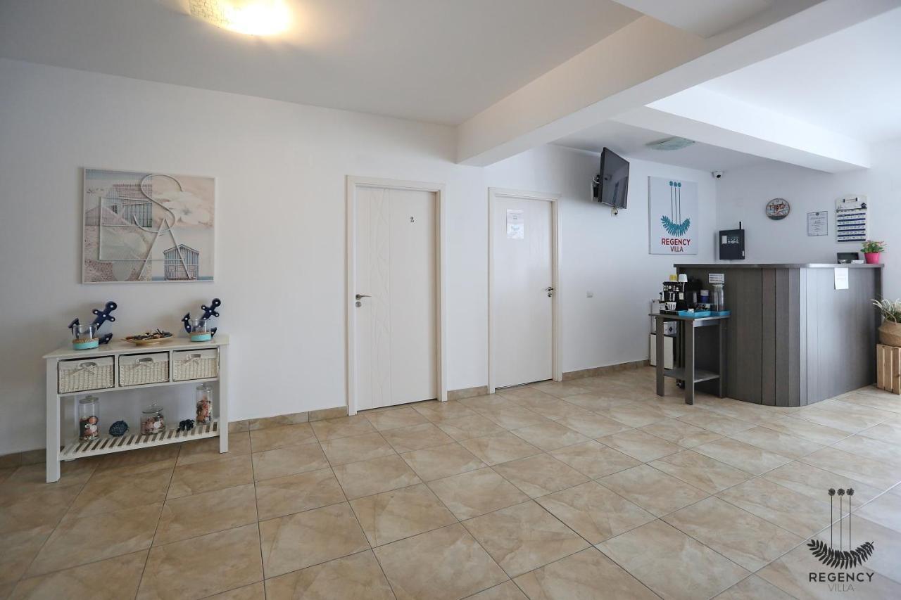אפורי נורד Regency Villa מראה חיצוני תמונה