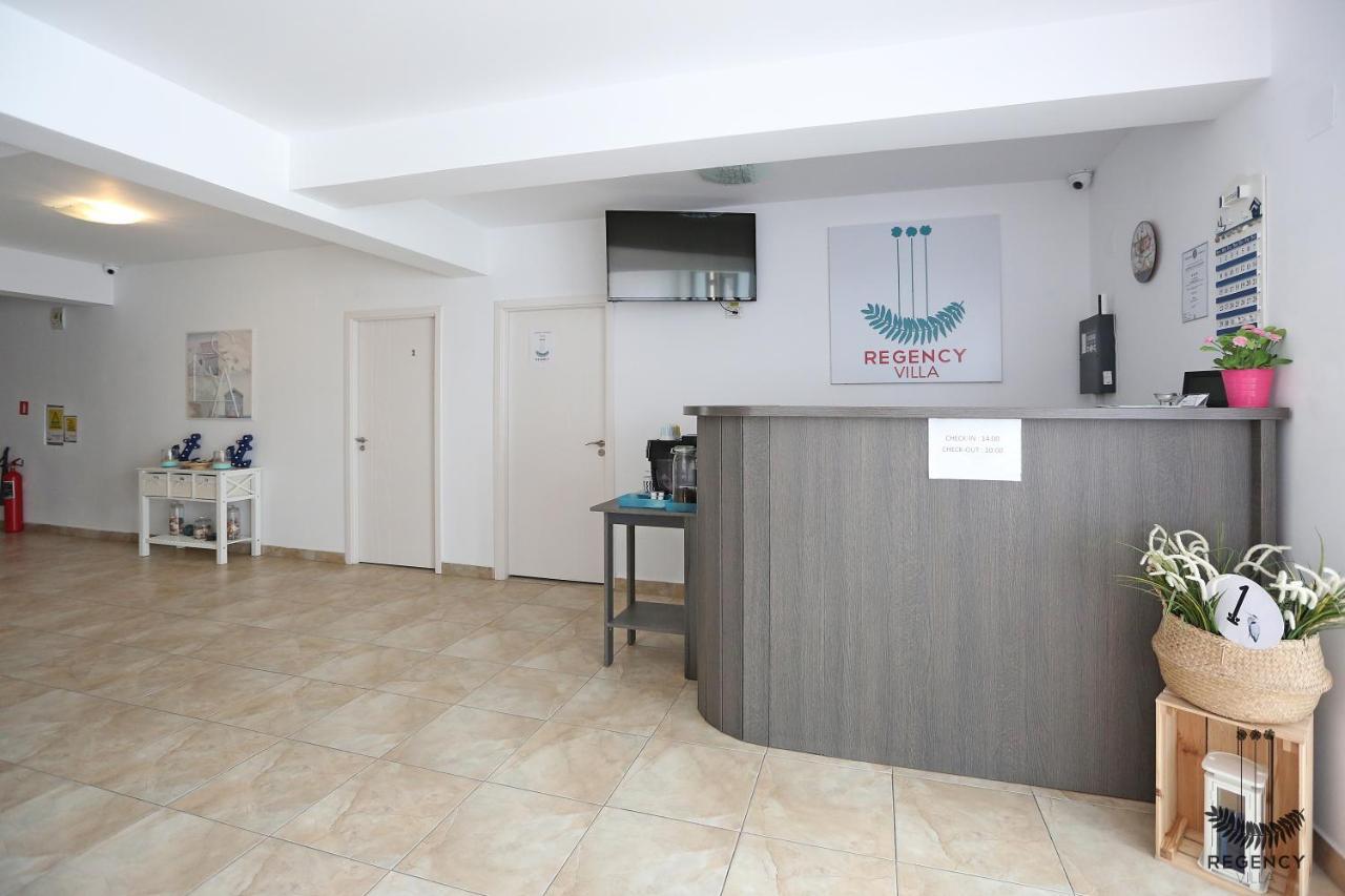 אפורי נורד Regency Villa מראה חיצוני תמונה
