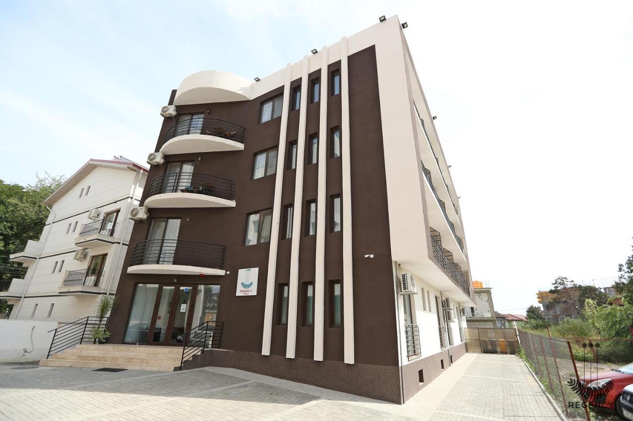 אפורי נורד Regency Villa מראה חיצוני תמונה