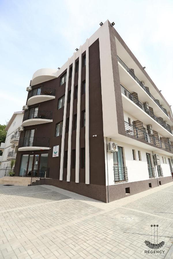 אפורי נורד Regency Villa מראה חיצוני תמונה